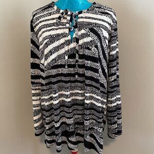 Cato Bell Sleeve Black & White V-neck Womens Tunic Size 18/20W